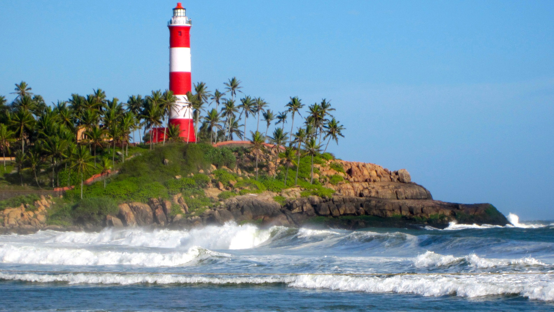 COCHIN 01N + MUNNAR 02N + THEKKADY 01N + HOUSEBOAT 01N + KOVALAM 2N TOUR PACKAGE image