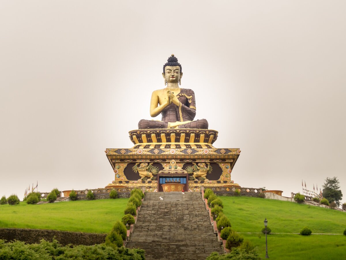 GANGTOK 04 N + LACHEN 01 N + LACHUNG 01 + PELLING 02 N + DARJEELING 02 TOUR PACKAGE image